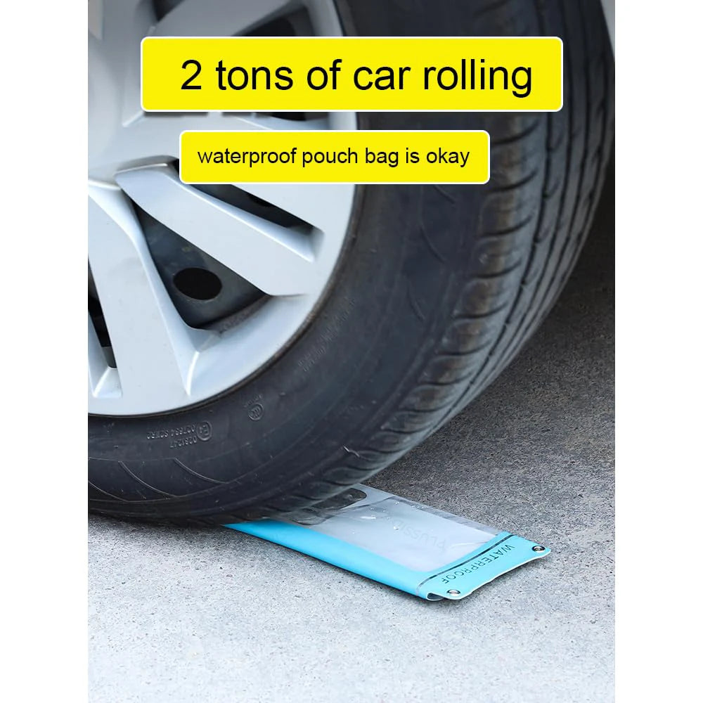 IPX8 waterproof pouch for Samsung and iPhone, perfect for swimming and underwater use