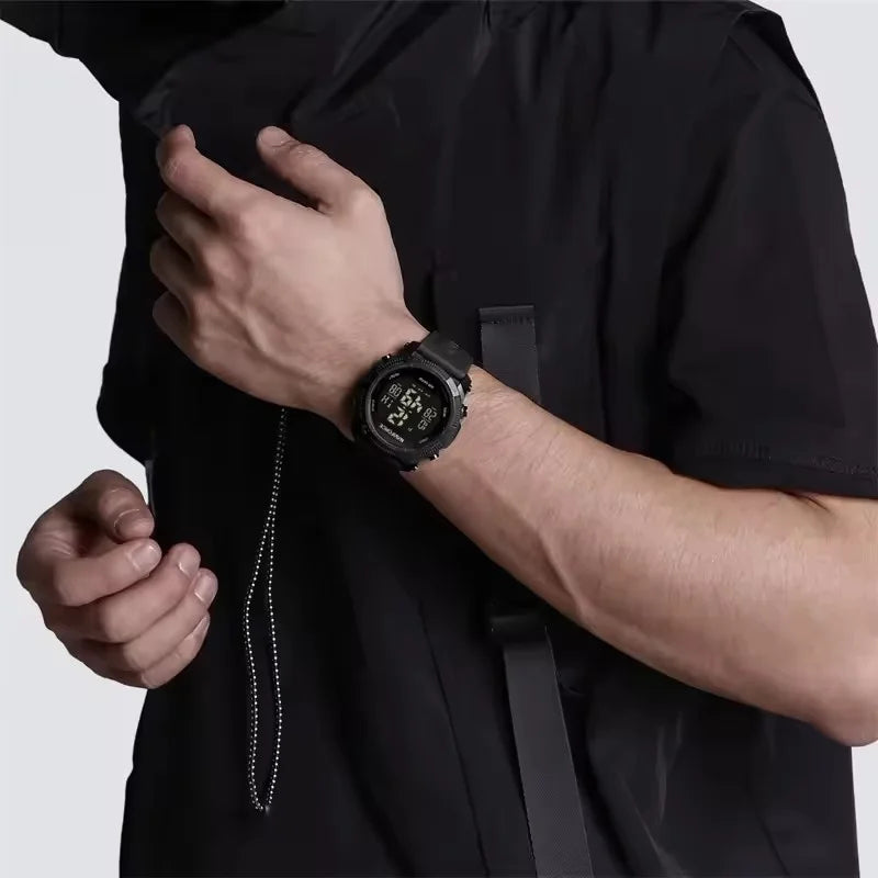 NAVIFORCE Sports Men's Digital Watch Waterproof Alarm